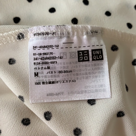 Uniqlo polka dot blouse - Picture 3 of 3